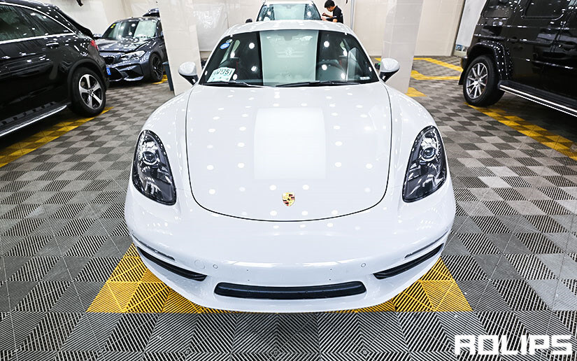 白色车辆贴隐形车衣效果怎么样