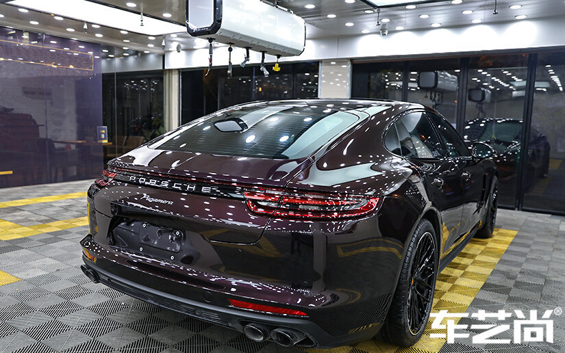 保时捷在威固旗舰店施工隐形车衣