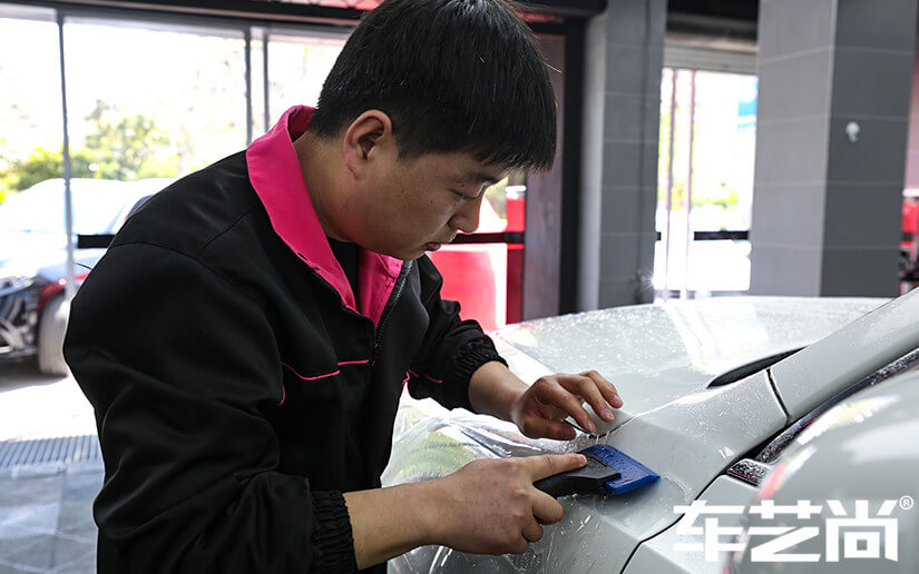 宾利施工威固漆面保护膜过程展示（五）