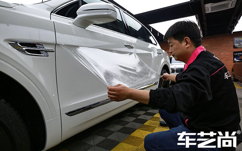 宾利施工威固漆面保护膜过程展示（二）