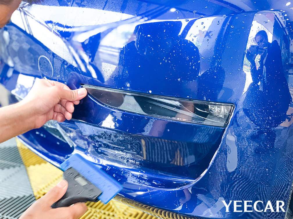 YEECAR车衣施工前精细清洁汽车