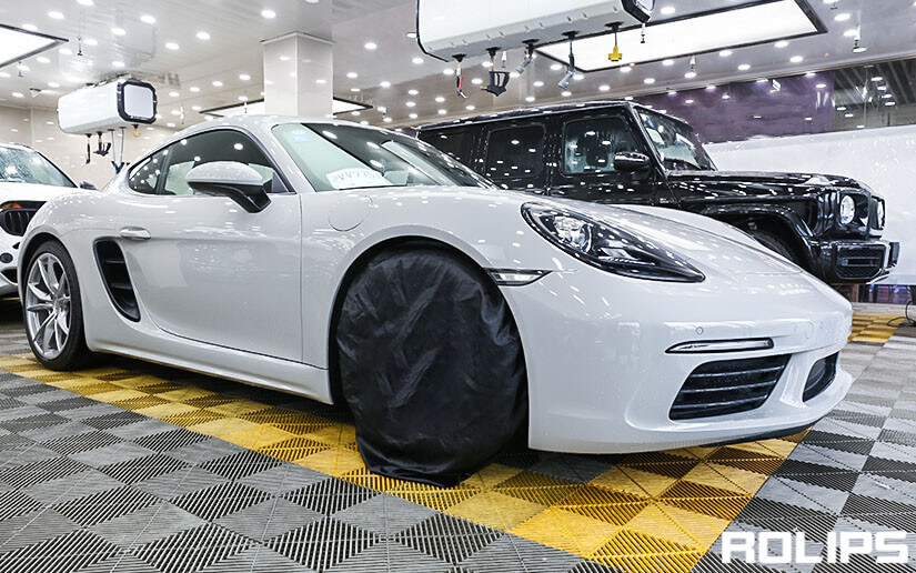 ROLIPS隐形车衣的无尘喷淋车间