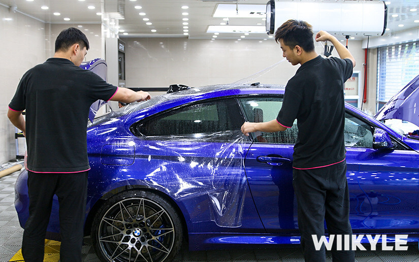 蓝色宝马M4选择WIIKYLE漆面保护膜施工案例展示图（7）