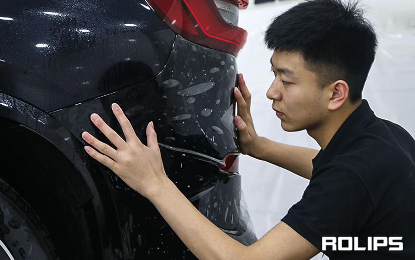 黑色车贴车衣的施工过程是什么（图1）