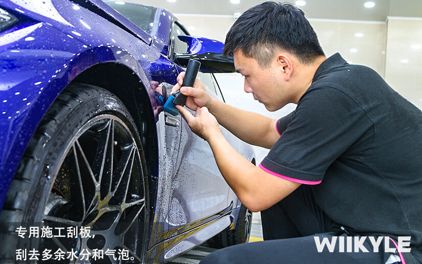 蓝色宝马M4选择WIIKYLE漆面保护膜施工案例展示图（4）