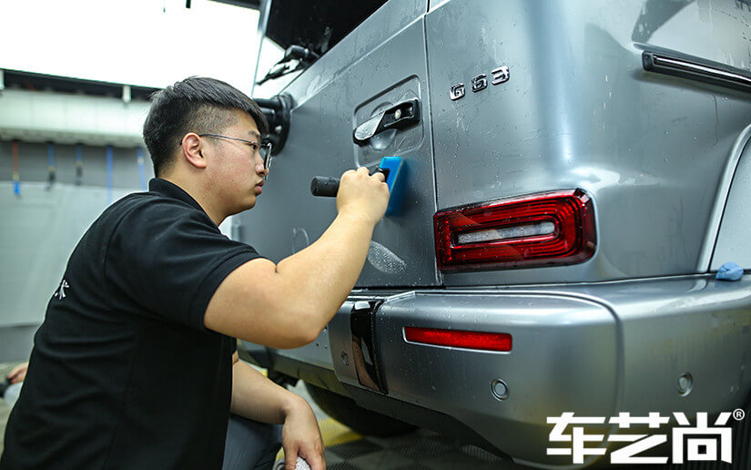 奔驰AMG装贴威固隐形车衣过程图（8）