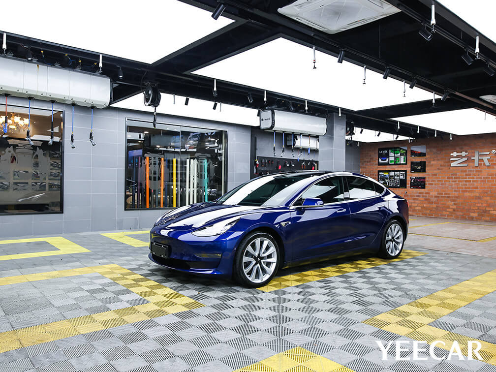 YEECAR门店拥有专业的无尘车间，配备无尘喷淋社杯