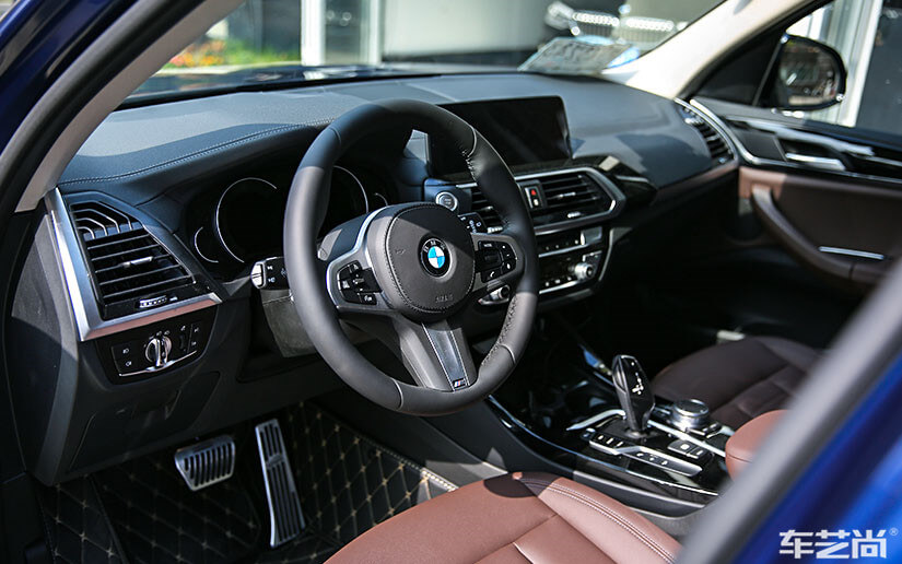 汽车隐形车衣对车漆会造成什么影响？