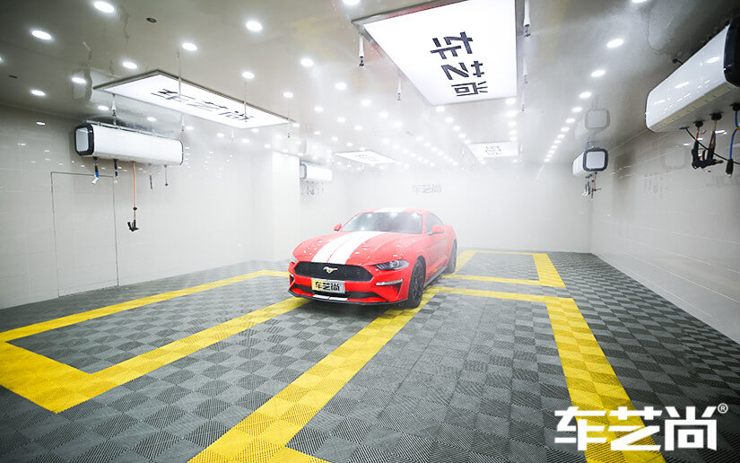 福特野马装贴威固漆面保护膜的施工流程展示（图二）