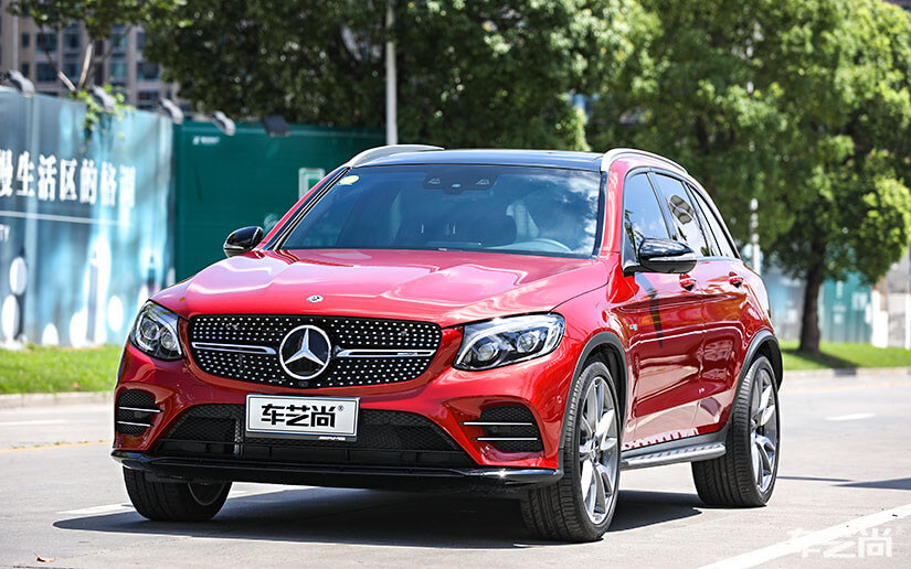 红色的奔驰车贴了龙膜隐形车衣会有什么样的效果呢?（4）