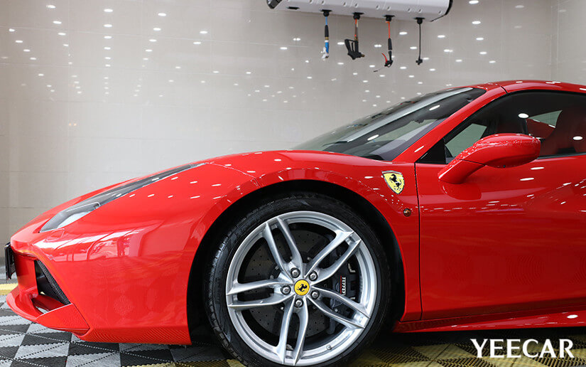 法拉利488贴YEECAR漆面保护膜效果怎么样？（图一）