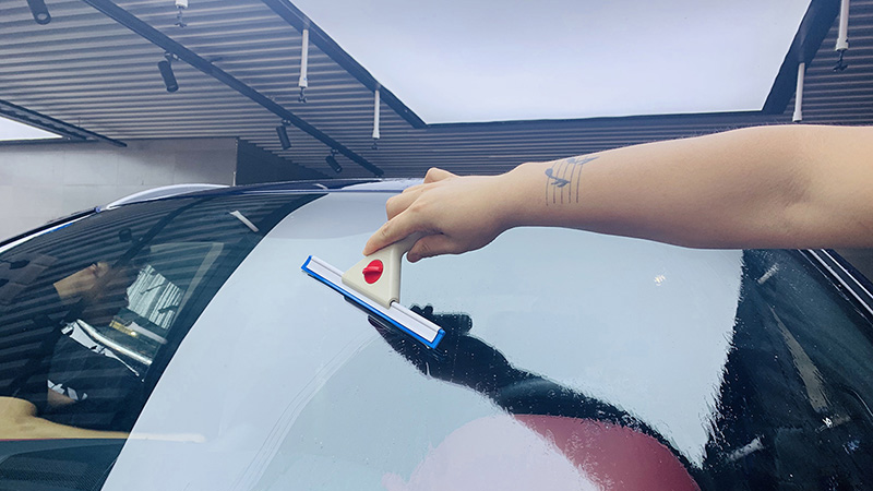 汽车玻璃膜施工